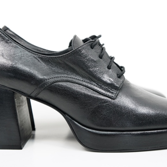 l'intervalle Women's Black Leather low Heel Size 40 Shoes *Good Condition* - Picture 2 of 5